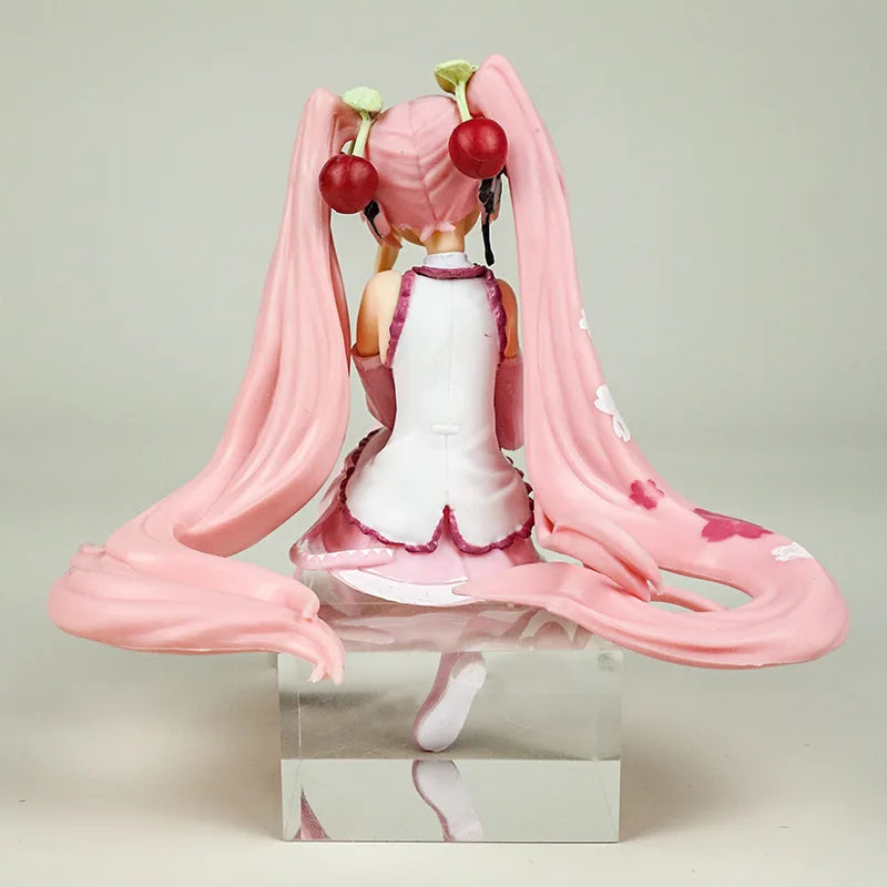 11CM  Figura de Sakura Sentada